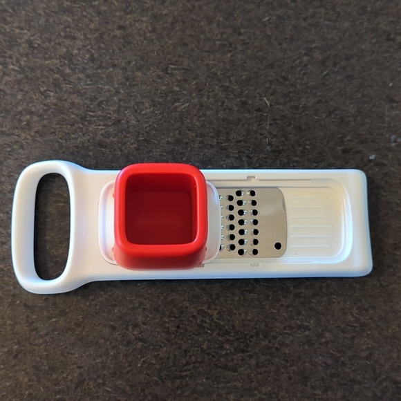 Tupperware Cheese Grater - Picture 3 of 4